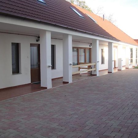 Paks Panzio Hotel Exterior foto