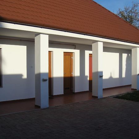 Paks Panzio Hotel Exterior foto