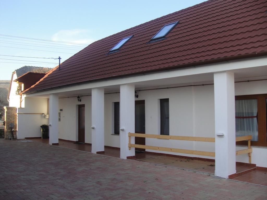 Paks Panzio Hotel Exterior foto